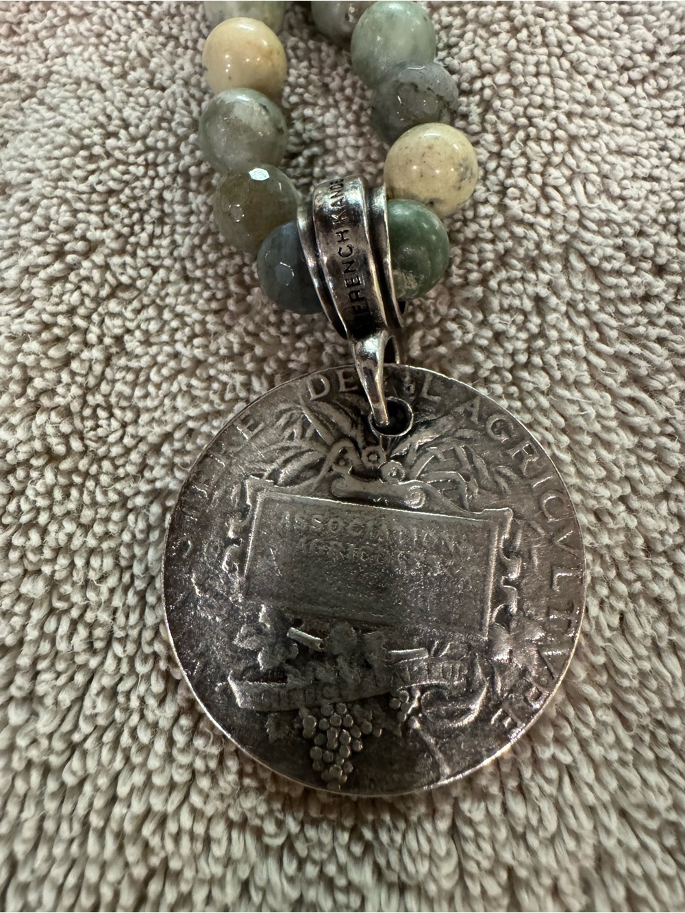 French Kande Green Beaded Necklace with Silver Pendant - Picture 4 of 6